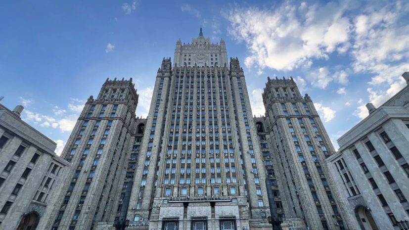 «В качестве ответной меры»: Россия высылает сотрудников посольства и генконсульств Венгрии