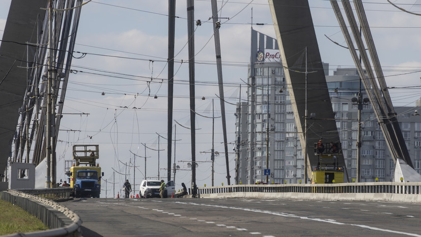 На Северном мосту в Киеве установили антидроновые сети
