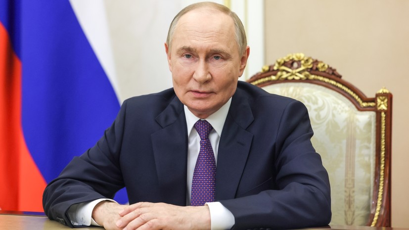 «Всегда очень личный праздник»: Путин отмечает 74-летие за рабочими делами
