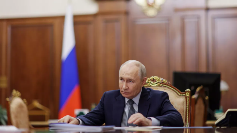 ФОМ: работу Путина положительно оценивают 73% россиян