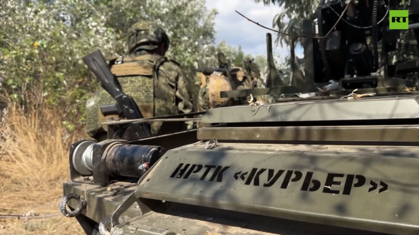 МО России показало работу операторов НРТК &laquo;Курьер&raquo; по доставке грузов бойцам