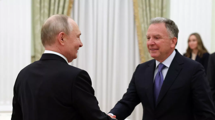 Путин начал встречу с Уиткоффом Константиновском дворце