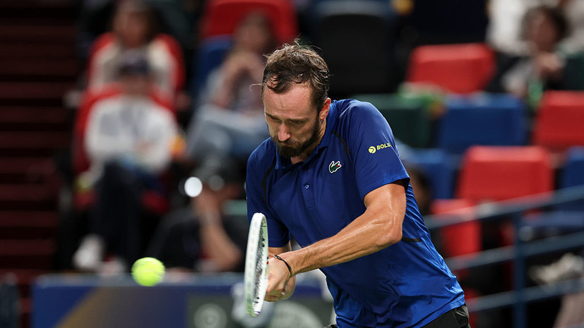 Медведев вышел в полуфинал турнира ATP в Алма-Ате, где защищает титул