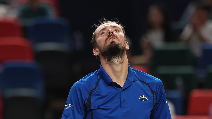 Медведев пробился в финал турнира ATP в Алма-Ате, Бублик снялся после первого сета