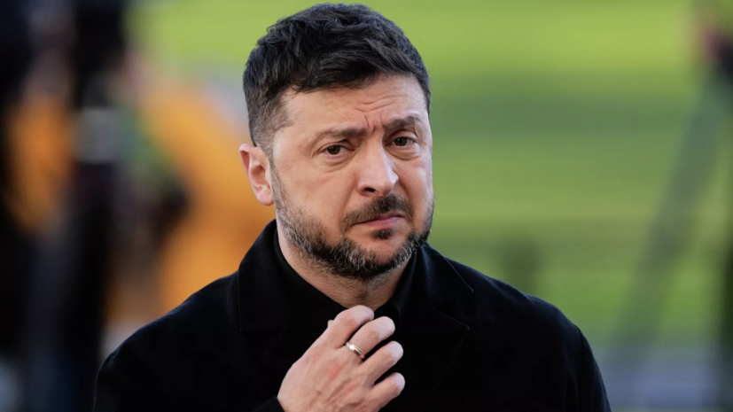 Политолог Батурин: продлением военного положения Зеленский сохраняет свою власть