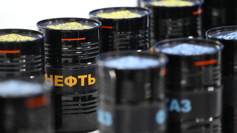 Нефтегаз возглавил отрасли с зарплатами выше 200 тысяч рублей