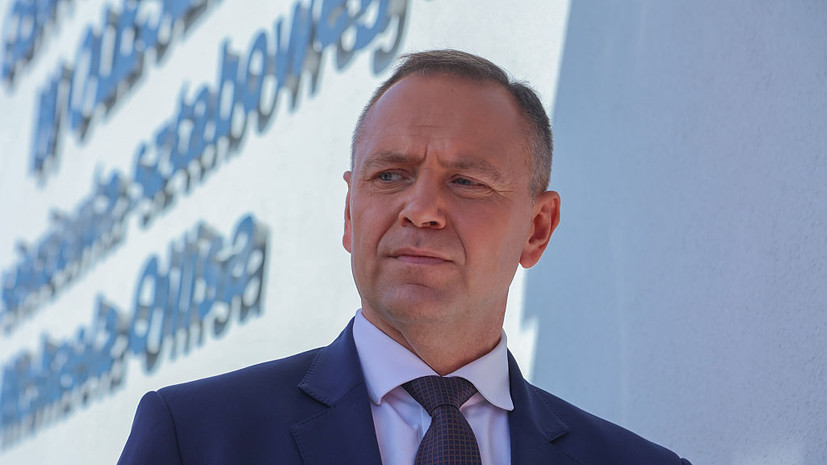 Навроцкий покинул здание Конституционного суда Польши