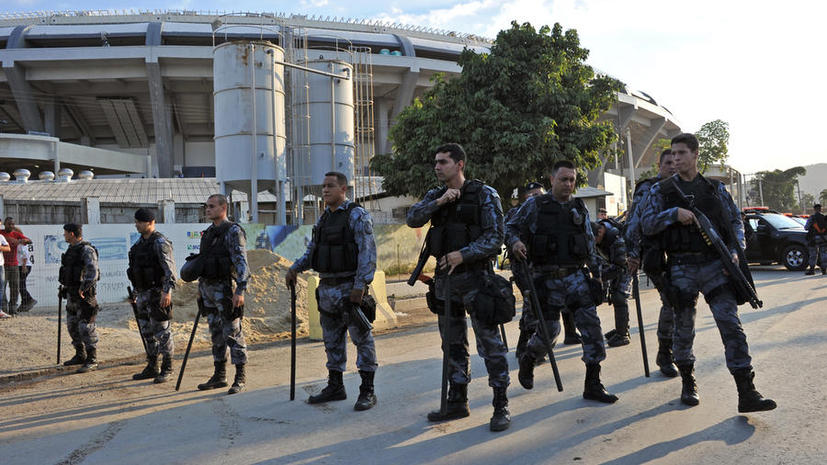 Полиция Рио-де-Жанейро наводит порядок в городских трущобах в преддверии Чемпионата мира-2014