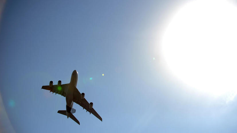 Пассажирский самолёт вернулся в аэропорт Красноярска из-за трещины в лобовом стекле