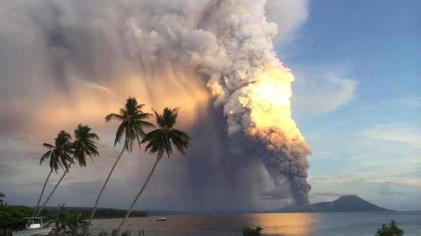 В Папуа-Новой Гвинее и Исландии извергаются вулканы - объявлена тревога для авиакомпаний