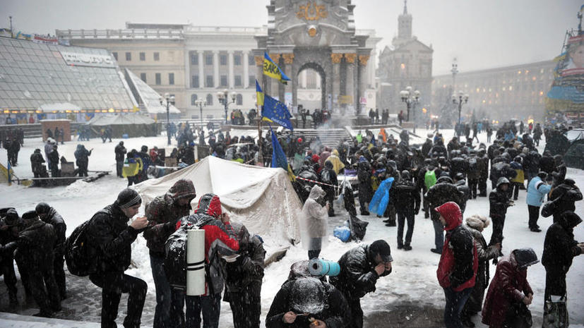 Власти Киева решили залить каток на Майдане Незалежности