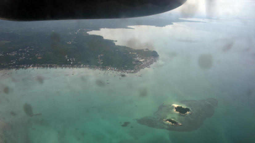СМИ: Спасатели обнаружили фюзеляж самолёта AirAsia на глубине 30 метров на дне моря