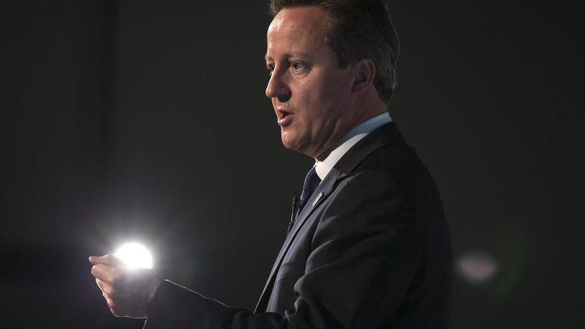 Критики обвинили Дэвида Кэмерона в занятии сёрфингом вместо борьбы с терроризмом