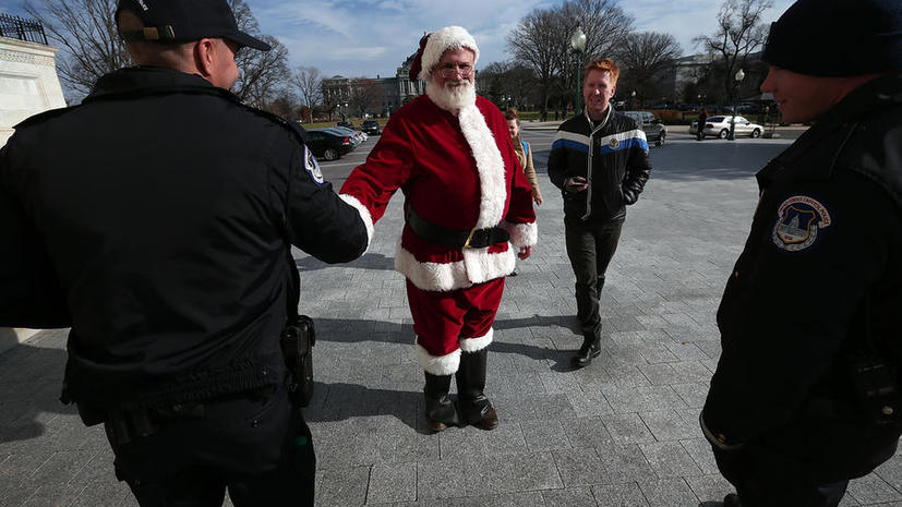 Плохой Санта: в Рождество преступники в США «работают» под праздничным прикрытием