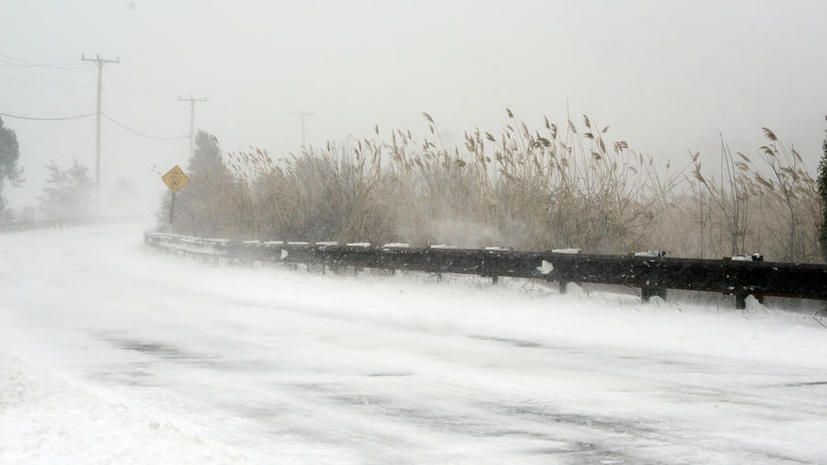 В десяти округах штата Нью-Йорк введена чрезвычайная ситуация из-за сильнейших снегопадов