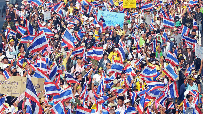 Премьер-министр Таиланда обратилась к королю с просьбой распустить парламент