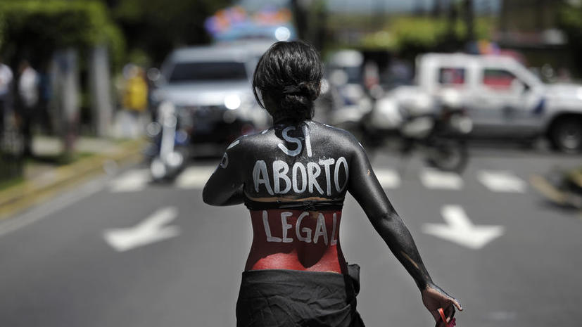 В Сальвадоре женщина получила 30 лет тюрьмы за аборт