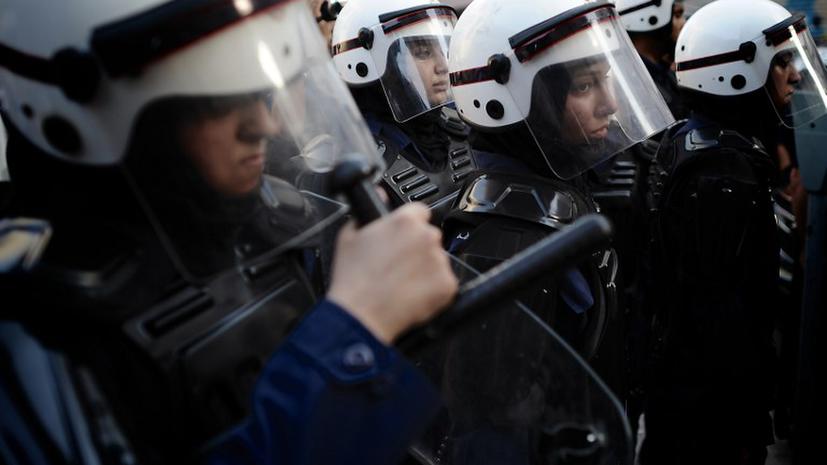 Полиция Бахрейна прервала пятничную молитву шиитов слезоточивым газом