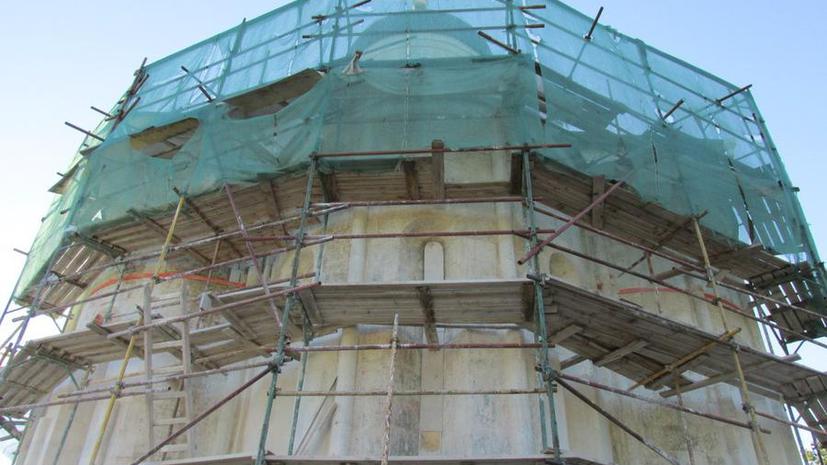 Реставраторы обнаружили необычный архив под крышей Успенского собора