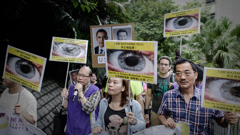 В Гонконге демонстранты просят правительство защитить Сноудена