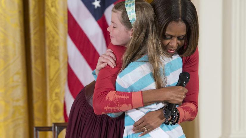 10-летняя американка вручила Мишель Обаме резюме своего безработного отца