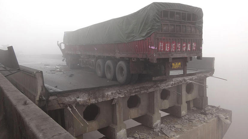 26 человек погибли из-за взрыва грузовика с фейерверками в Китае
