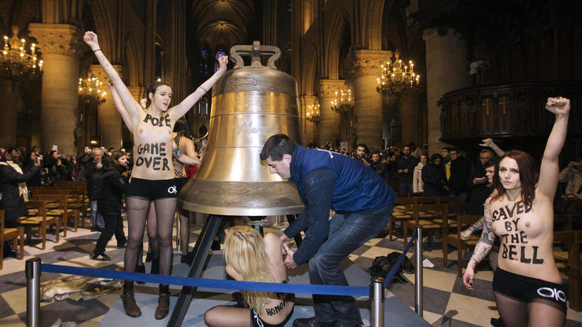 Активистки FEMEN могут попасть в тюрьму за акцию в соборе Нотр-Дам де Пари