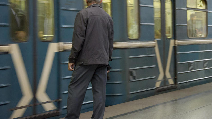 На Калининской линии метро произошёл несчастный случай, движение парализовано