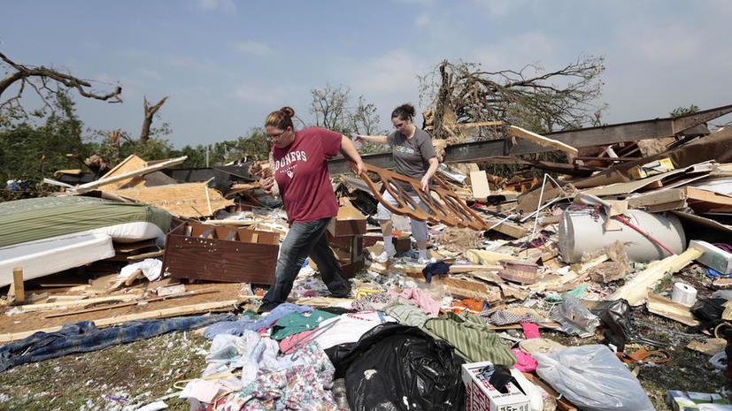Школьники в Оклахоме погибли, укрывшись от урагана в подвале
