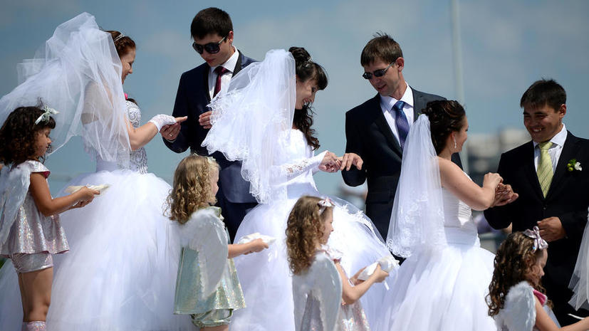 Конституция РФ может уточнить понятие брака как «союза между мужчиной и женщиной»