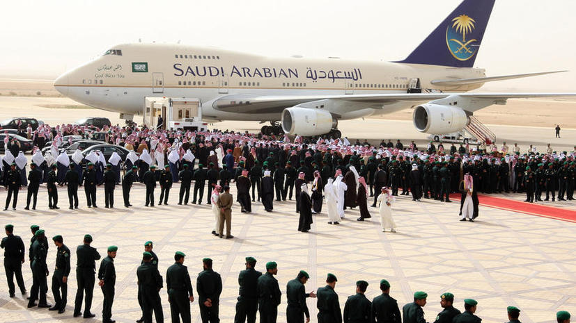 Саудовская Аравия посадит порознь мужчин и женщин в своих самолётах