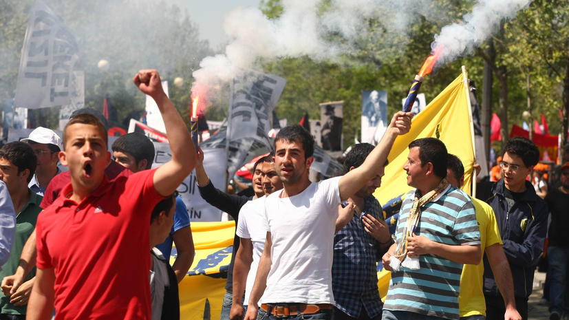 Турки отметили День республики митингами против Эрдогана