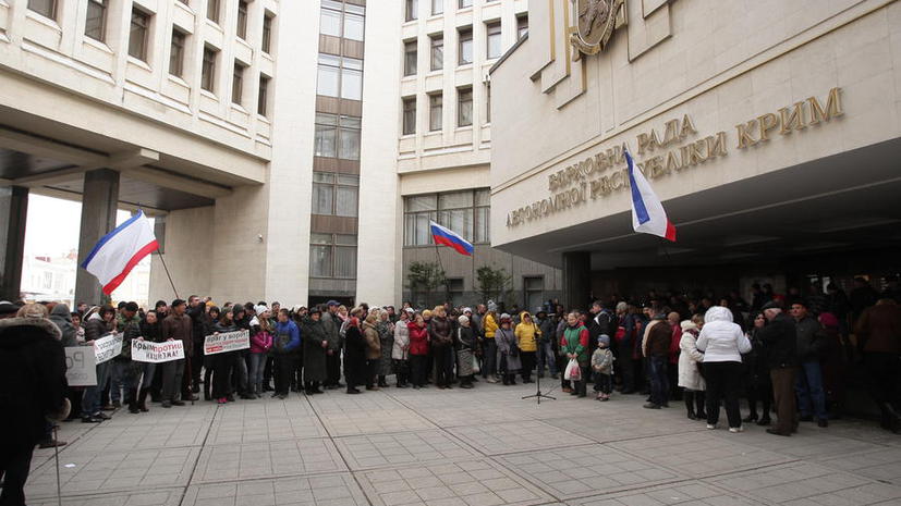 Здания крымского парламента и правительства захвачены неизвестными