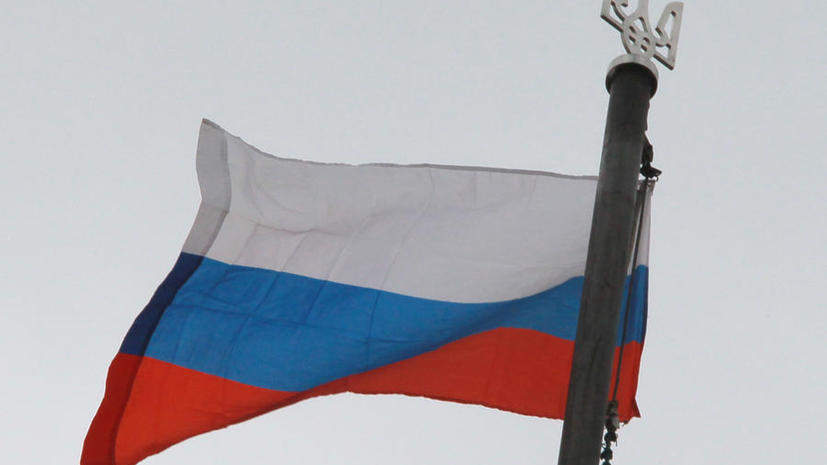 Украинские десантники подняли российский флаг на территории аэропорта Луганска