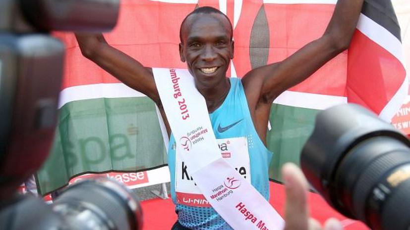 Кенийский бегун установил новый рекорд на марафоне в Гамбурге