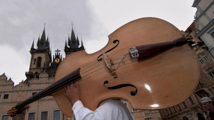 Ваша песенка спета: власти Праги запретили уличных музыкантов
