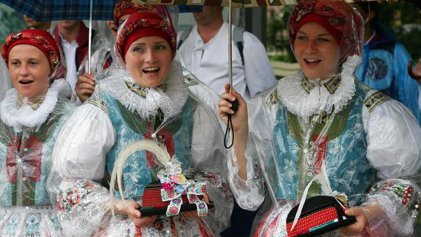Министр культуры Латвии запрещает латышам говорить по-русски