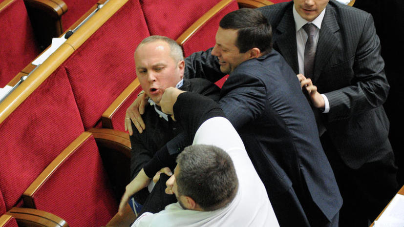 Украинский политик: Верховная рада превратилась в уродливое шоу