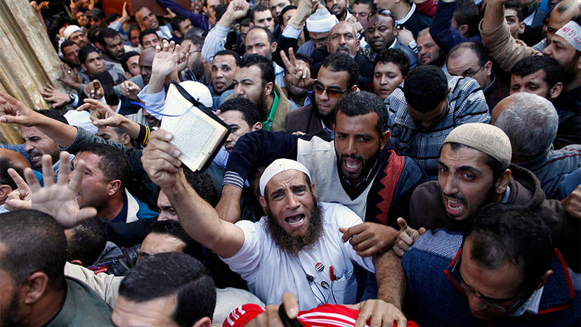 Египетские оппозиционеры прорвались к президентскому дворцу