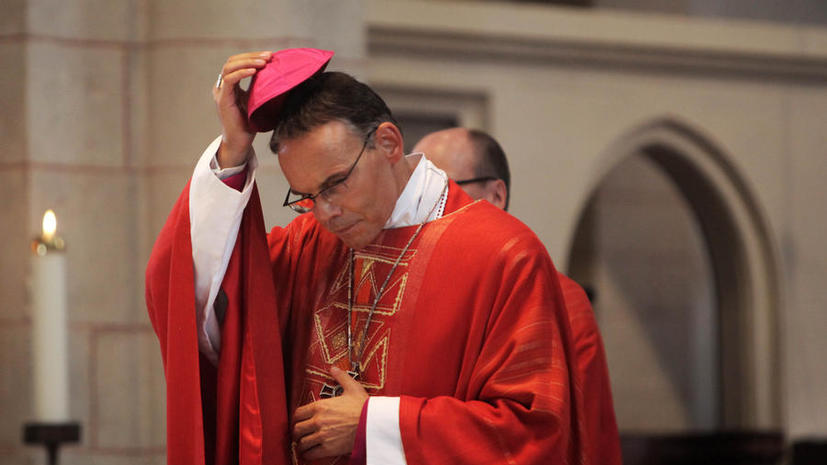 «Епископ-транжира», потративший  €31 млн на свою резиденцию, ненадолго отстранён от церкви