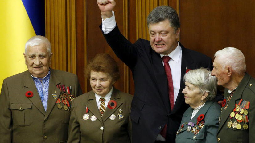 Пётр Порошенко увековечил память бойцов УПА и запретил советскую символику