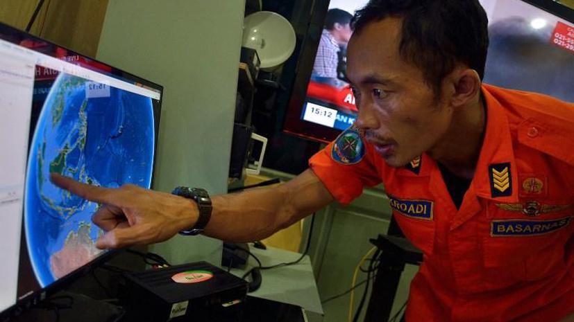 Индонезийские спасатели считают, что пропавший лайнер компании AirAsia следует искать на дне моря
