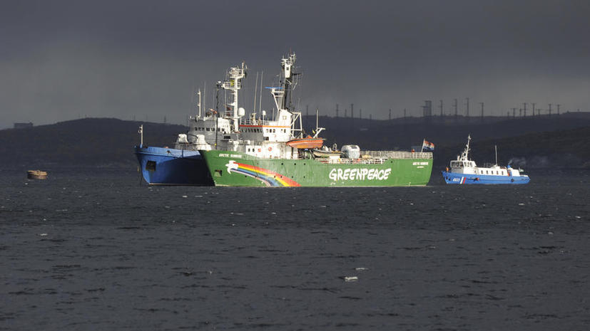 Экипаж судна «Арктик Санрайз» и активисты Greenpeace задержаны в Мурманске