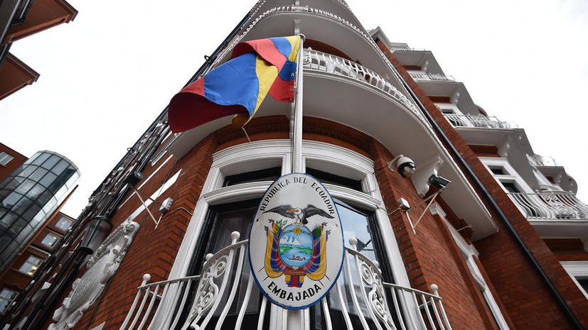 Два года слежки за Ассанжем у посольства Эквадора обошлись британцам почти в $12 млн