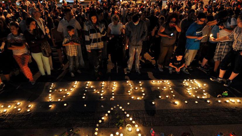 Боснийцы протестуют и скорбят по девочке, которая умерла из-за территориального спора нескольких государств