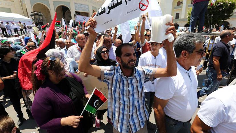 Ливийцы потребовали регулярную армию и полицию
