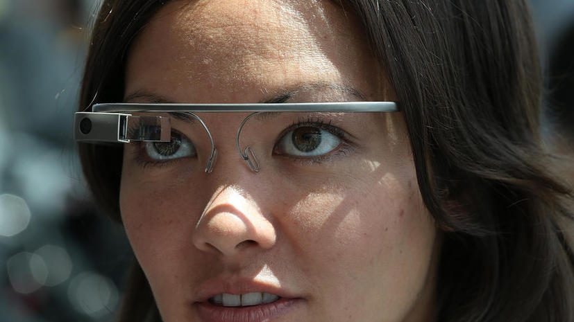 В Великобритании запретят пользоваться Google Glass за рулём