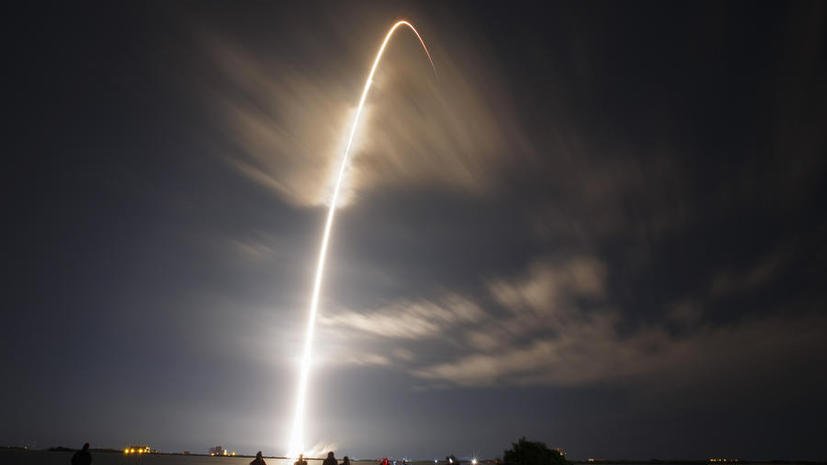 Американская ракета с грузовиком SpaceX Dragon на борту успешно стартовала с мыса Канаверал