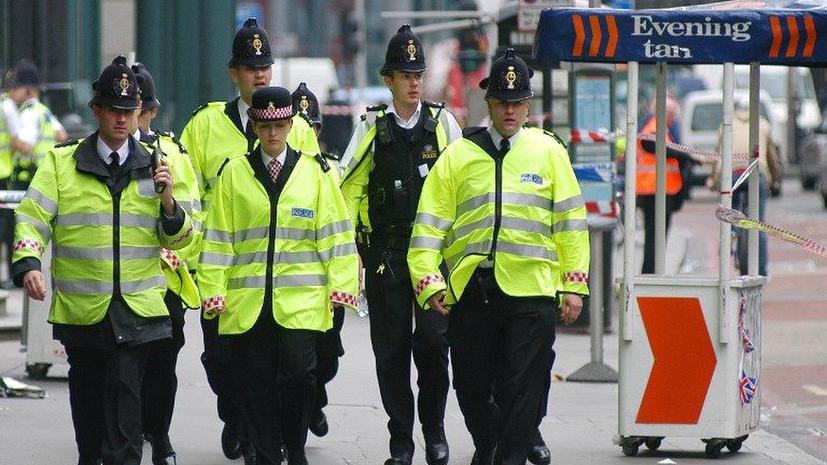 Зарплату британских полицейских определят по объему талии