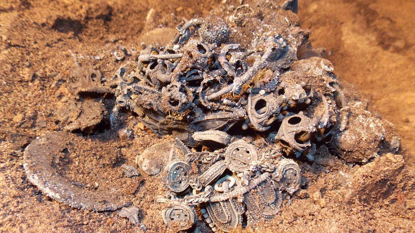 Археологи нашли в Твери женские украшения времён Батыева нашествия